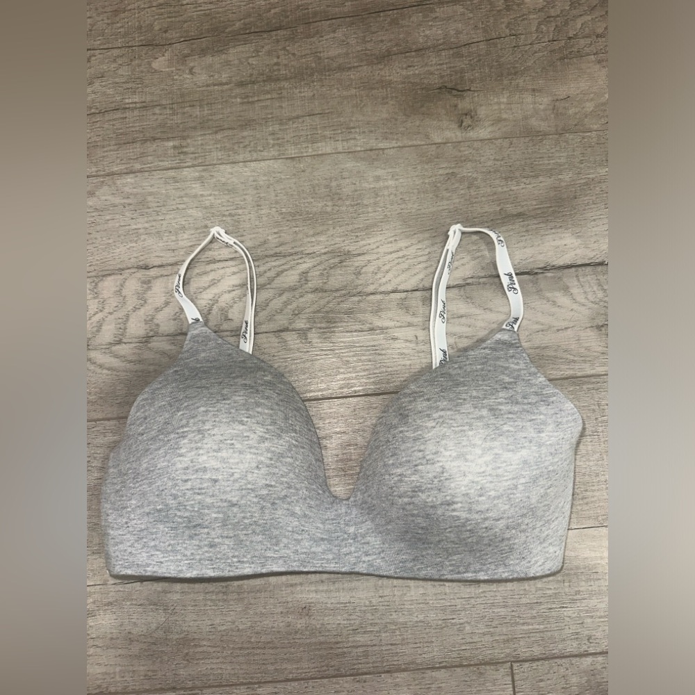 Victoria Secret Pink Size 32D Bra